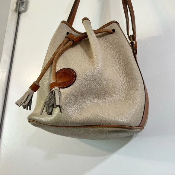 Dooney & Bourke Vintage Bucket Drawstring Hobo Shoulder Bag All Leather Logo - Picture 2 of 16